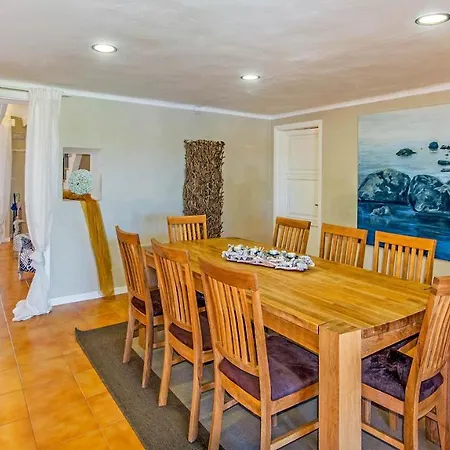 Villa Sleeps 12 With Pool Air Con And Wifi *