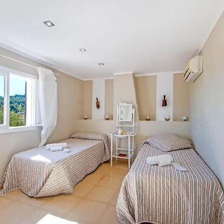 Sleeps 12 With Pool Air Con And Wifi Villa Pollenca