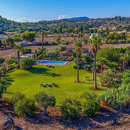 Villa Sleeps 12 With Pool Air Con And Wifi *