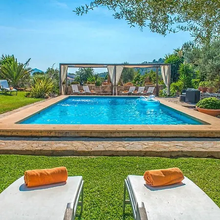 Sleeps 12 With Pool Air Con And Wifi